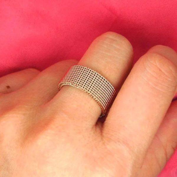 Mesh Finger Band